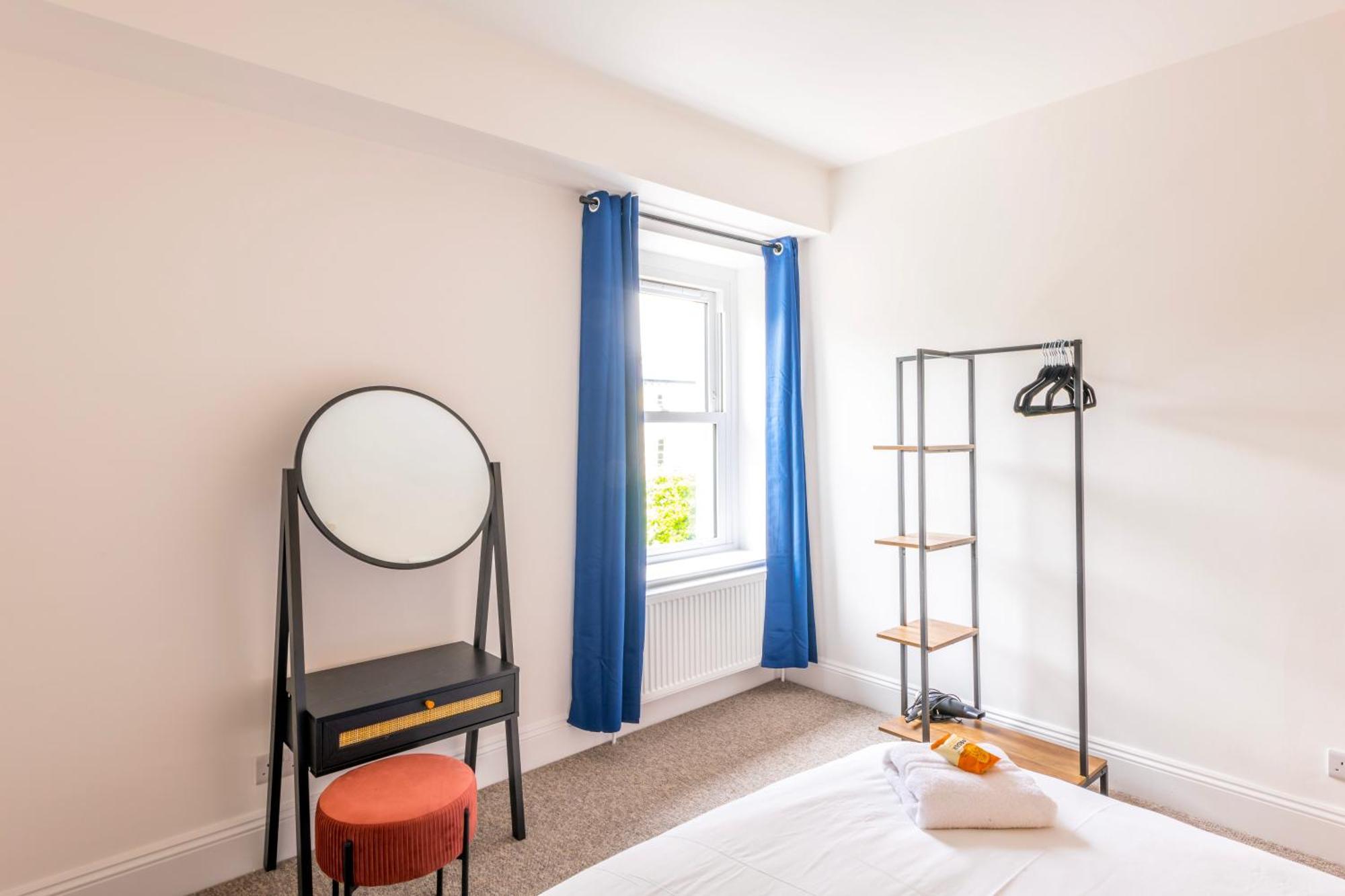 Skyfall With Free Parking For Families & Business By Prescott Apartments Бристол Екстериор снимка